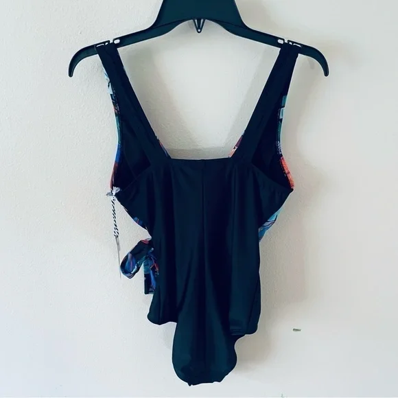 NWT Sonnet Shores Womenβs Exotic Floral One-Piece Swimsuit β Size 6 - Picture 4 of 8